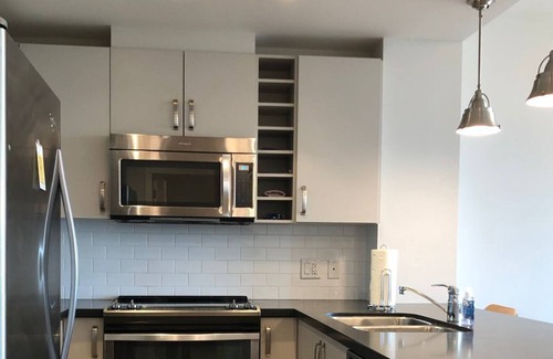 Lower Lonsdale Apartment | Lower Lonsdale Executive 1Bedroom Apartment