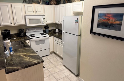 Navarre Beach Condo | LOWER TEMPS/LOWEST POSTED PRICES - NOW! - THROUGH END OF YEAR! DIRECTLY ON GULF!
