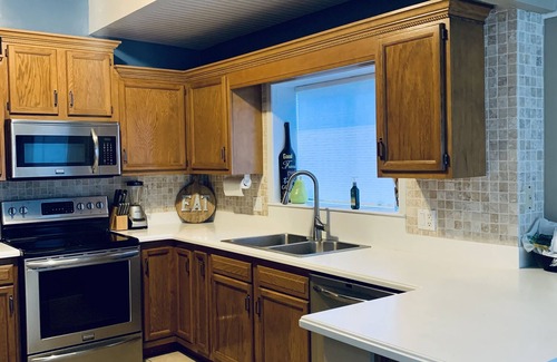 Camdenton House | LOWered rates for fall! Direct lakefront in private cove. Kayak & SUP. Boat Ramp