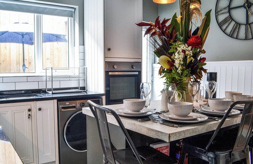 Selby Cottage | Loyal Cerise Bondgate