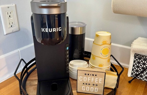 Loyal Heights Apartment | Loyal Sunset Suite: Spacious Studio~Guest Favorite~in Ballard by Golden Gardens!