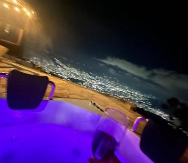 Medellin Villa | LP Finca la Pergola, Naturaleza con Lujo y una increíble vista a todo Medellín