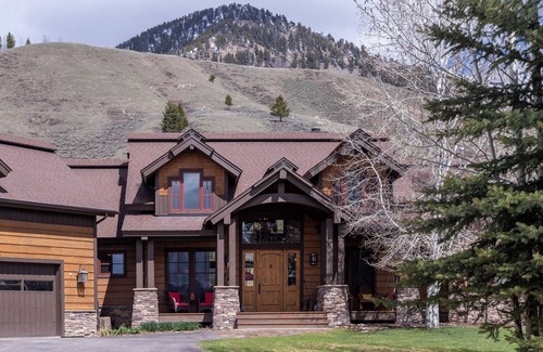 Jackson House | LPJH | Horsethief Hideaway | Rustic Charm Meets Modern Luxury