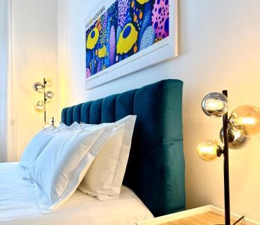 Varesine Apartment | LR Deluxe Apartments - Savoia Marble Suite - Repubblica