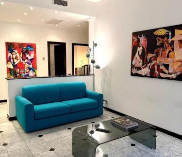 Varesine Apartment | LR Deluxe Apartments - Savoia Marble Suite - Repubblica