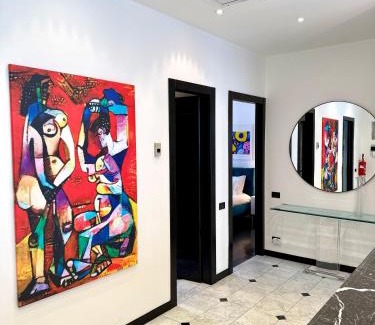 Varesine Apartment | LR Deluxe Apartments - Savoia Marble Suite - Repubblica