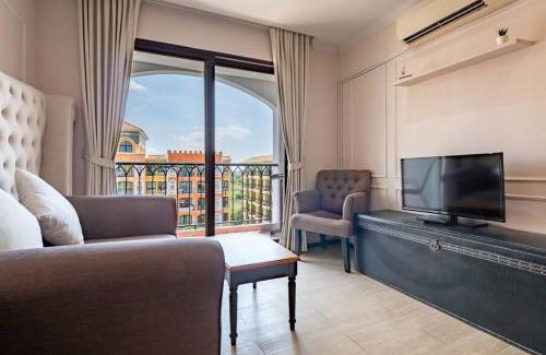 Na Chom Thian Apartment | Lsq Venetian Condo 1 bedroom luxury with pool & gym access