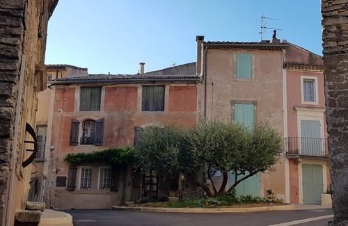 Menerbes House | Luberon - Vue Exceptionnelle - Location de Maisonnette 4 Personnes