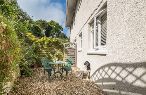 Shanklin Apartment | Luccombe Villa Holiday Apartments - The Den apartment