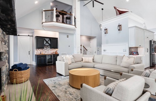 Mayhew House | Lucent Sunset Retreat w/Heated Pool & Game Room