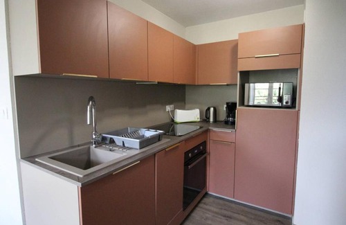 Bagneres-de-Luchon Apartment | Luchon - 2 Pièces Cabine pour 6 Pers. avec Parking et Animaux admis - FR-1-313-226