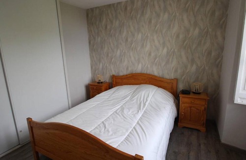 Bagneres-de-Luchon Apartment | Luchon - 2 Pièces Cabine pour 6 Pers. avec Parking et Animaux admis - FR-1-313-226