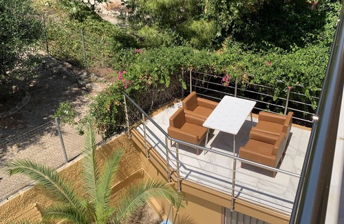 Agia Marina House | LUCY HOTEL APARTMENTS NEXT TO THE SEA