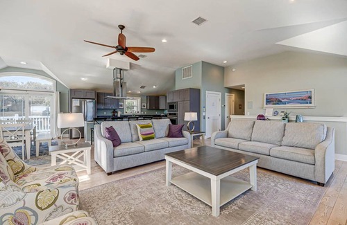 Southern Shores House | Lucy's Place | 1030 ft from the beach | Private Pool, Hot Tub | Southern Shores