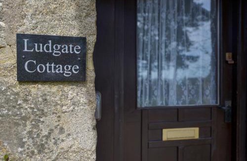 Newton Abbot House | Ludgate Cottage