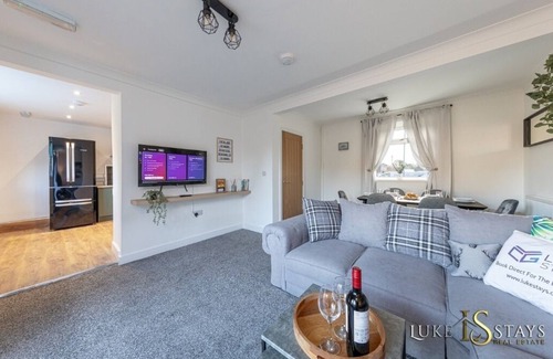 Durham House | Luke Stays - Gray Ave