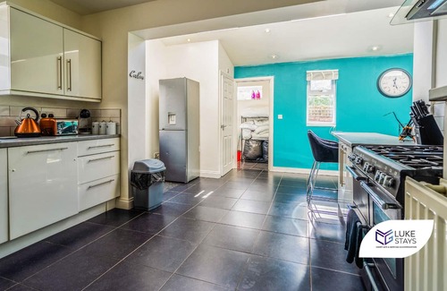 Plumtree House | Luke Stays - Park Avenue , Keyworth