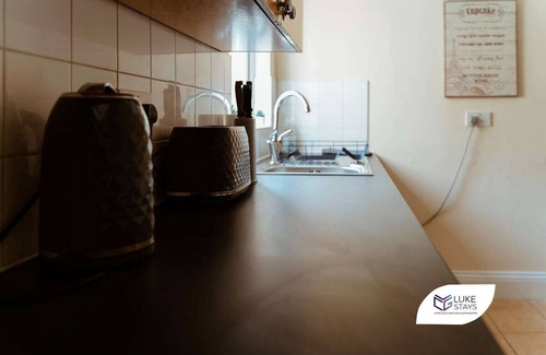 Newcastle-upon-Tyne House | Luke Stays -Whitehall Road