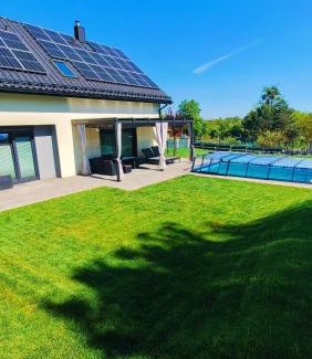 Trzebinia Villa | Luksusowy dom z basenem blisko Energylandii, Krakowa i Oświęcimia
