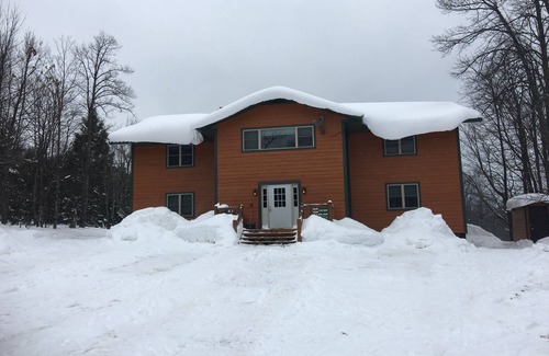 Bessemer Condo | Lumberjack Lodge Unit#3 Ski in/Ski Out