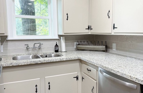 Voth House | Lumberton Texas 3 bedroom 1 bath updated home