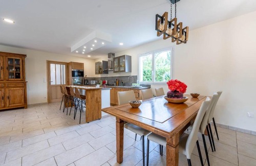 Les Salelles Villa | Lumière