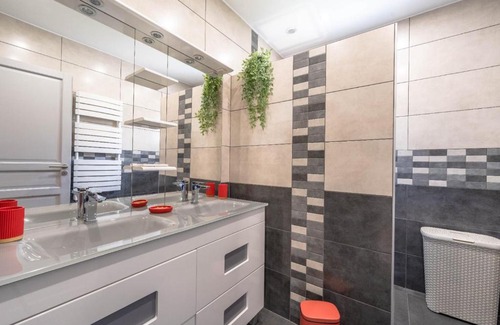 Les Salelles Villa | Lumière