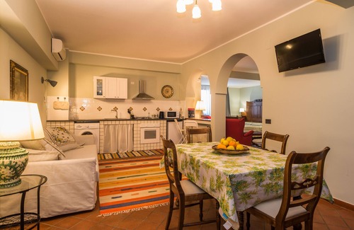 Mascalucia Apartment | Lumia Luxury Apartments - Carob Tree