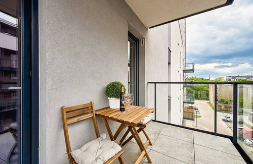 Baluty Apartment | Lumina studio with parking near Manufaktura
