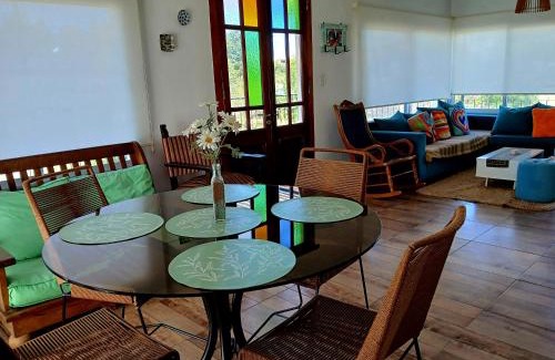 Juan Martin de Pueyrredon House | Luminosa casa en El Volcán