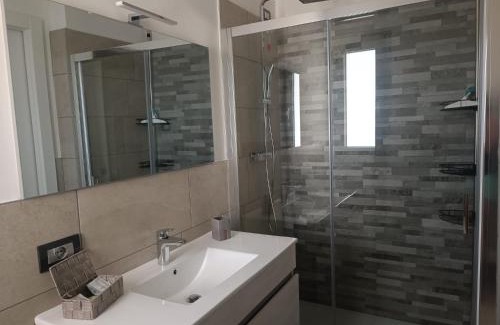 Solto Collina House | Luminoso appartamento vista lago