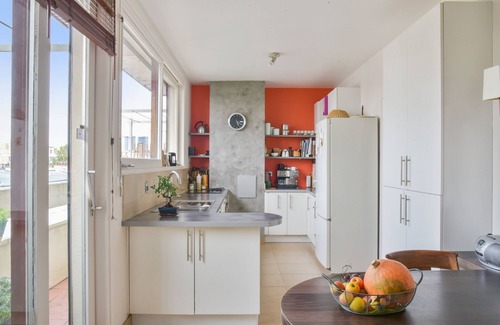 Charonne Apartment | Luminous penthouse with a view in Paris - Welkeys