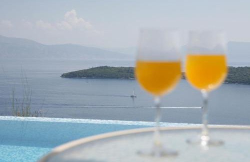 Perigiali Villa | Luna Villa