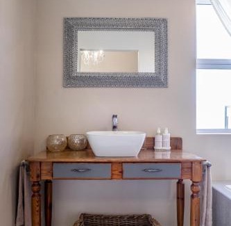 St. Helena Bay Apartment | Luname`s