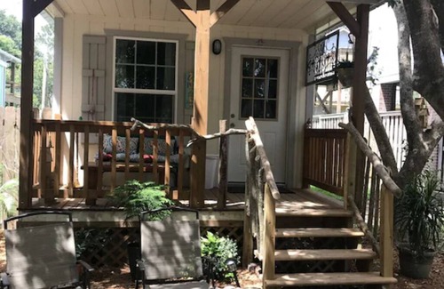 Bacliff House | Lush Couples Cottage w/access to Waterfront Property