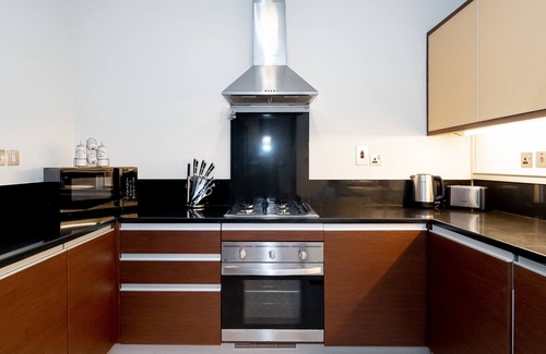 Palm Jumeirah Apartment | Luton Vacation Homes Grandeur Residence