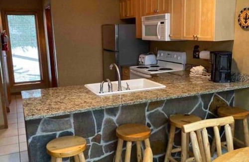 Lutsen House | Lutsen Escape | Spacious deck n` Grill Townhome