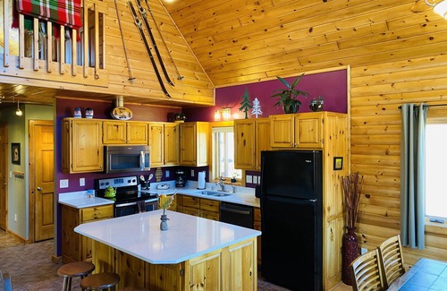 Lutsen Cabin | Lutsen Log Lodge! Ski, Hike, Swim & Bike