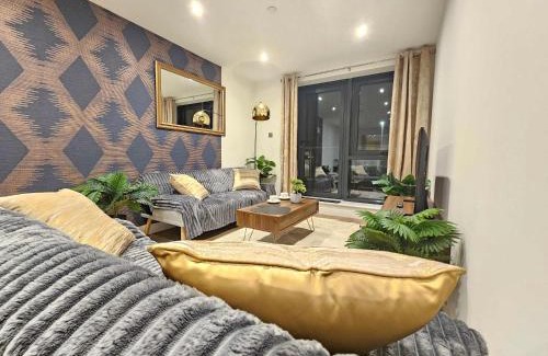 Leeds Apartment | LUX 2Bed 2Bath Apartment with Terrace City Center