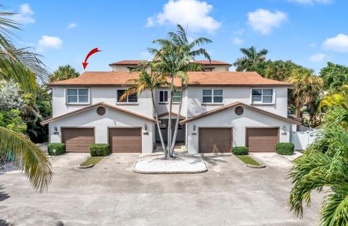 Deerfield Beach House | Lux 3 bedroom townhouse 1 block from the beach
