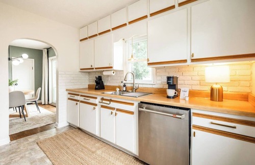 Rochester House | Lux 3 BR mins to Mayo & Dwtwn I Charming Haven