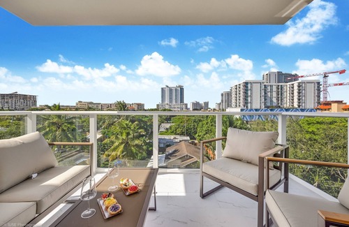 Parkside Apartment | Lux 3BR City-View Retreat in Hollywood, 2nd Floor