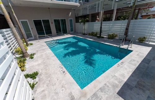 Parkside Apartment | Lux 3BR City-View Retreat in Hollywood, 2nd Floor