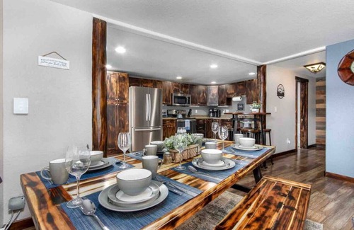 Estes Park Cabin | Lux 3BR home - Views/Wildlife/RMNP/Shop/Snowshoe