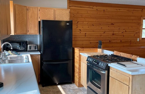 Walker House | Lux 4 BRM home overlooking the lake & pool reduced by 40% from peak summer rates