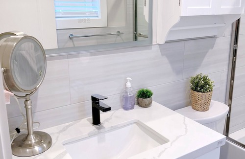 Southern Hills House | Lux Apartment on hill close to SF