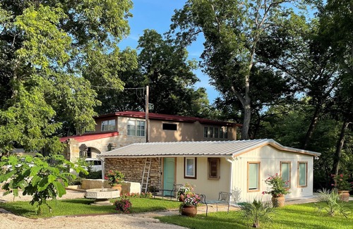 Canyon Lake Cabin | LUX Cabin ON Guadalupe River below Canyon Lake Dam - near Whitewater Music