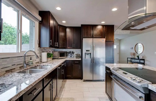 Park Scottsdale Four House | Lux Central Scottsdale Gem w/Hot Tub + Firepit!