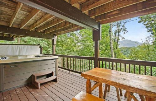 Seven Devils House | Lux Chalet with Amazing Views of Grandfather Mtn!