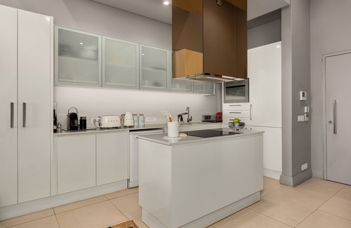 Mouille Point Apartment | Lux Elegance in Heart of Mouille Point